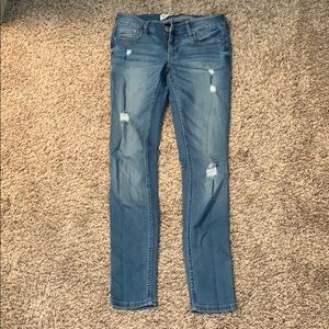 Last Chance!! Hollister Ripped Skinny Jeans Size 1R